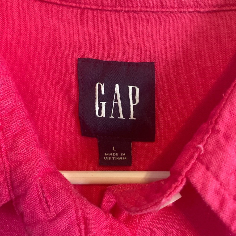 GAP Pink Button-Up Women's Top - Picture 2 of 2